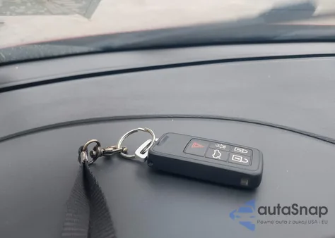 2016 Volvo Xc60 T5 Drive-E Premier z USA, uszkodzony, nr VIN YV440MDK0G2856446